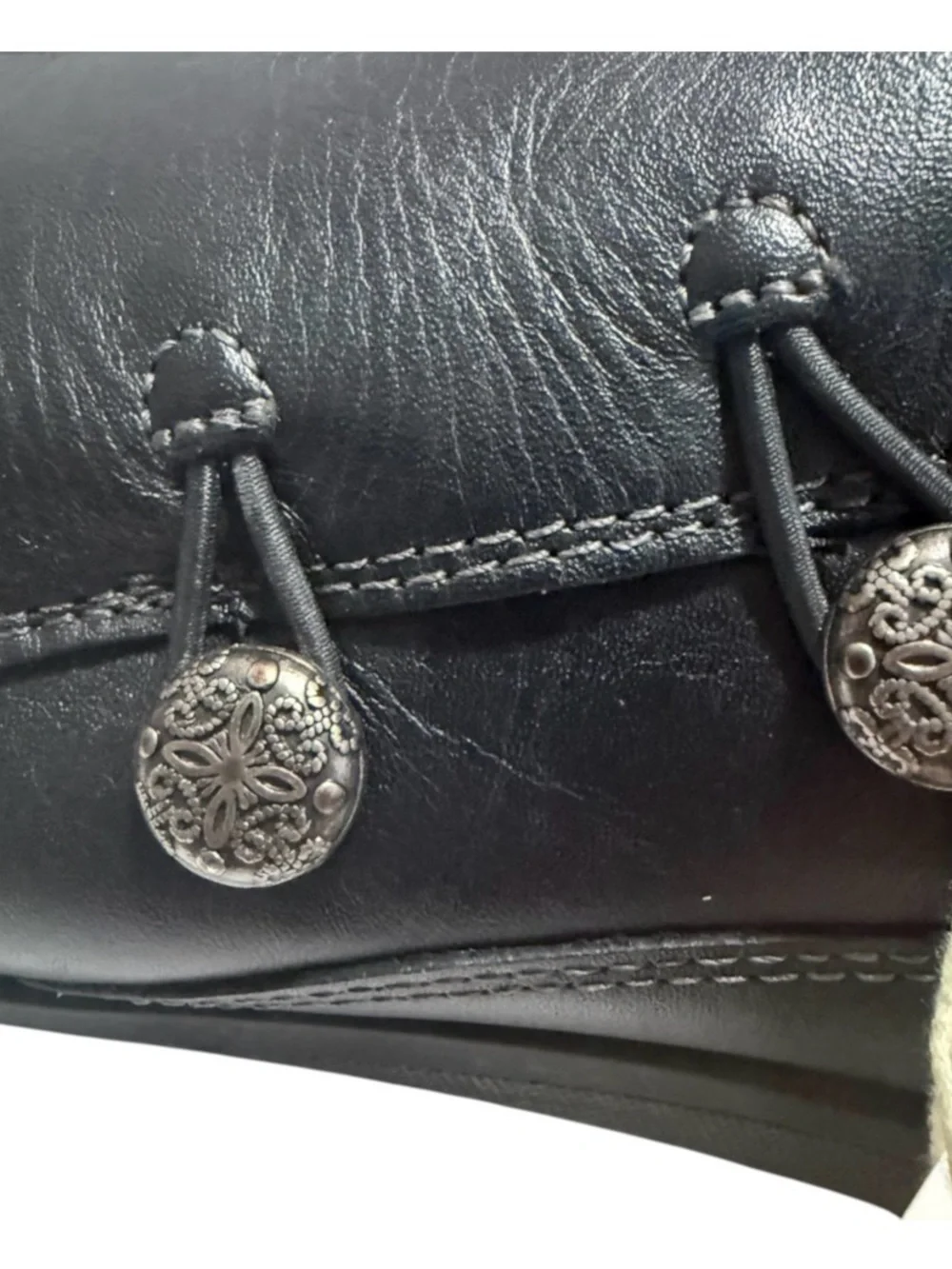 Taos Blend Shoes Womens Size 8.5 Leather Comfort Slip On Loafers Black